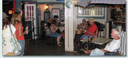 Linda Hickman, Clint Burdick, Bud Clark, fiddler Noel at Irish session, Mulligan's at the Wharf, Lahaina, July 2010