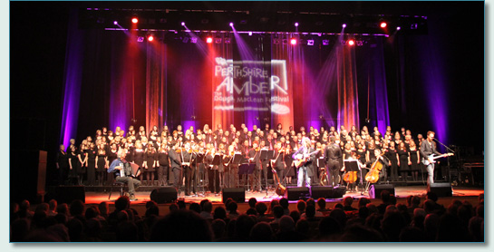 Dougie MacLean with Strings & Choirs - Perthshire Amber 2011