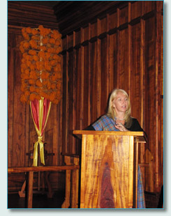 Jennifer Fahrni, speaket at the Princess Ka'iulani Memorial, Mauna 'Ala Roayal Mausoleum, Nuuanu Valley. April 2010